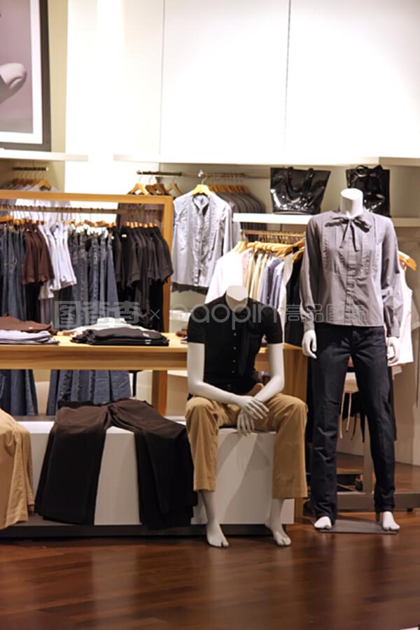 時(shí)裝零售 潮流前沿與消費(fèi)變革的交匯點(diǎn)